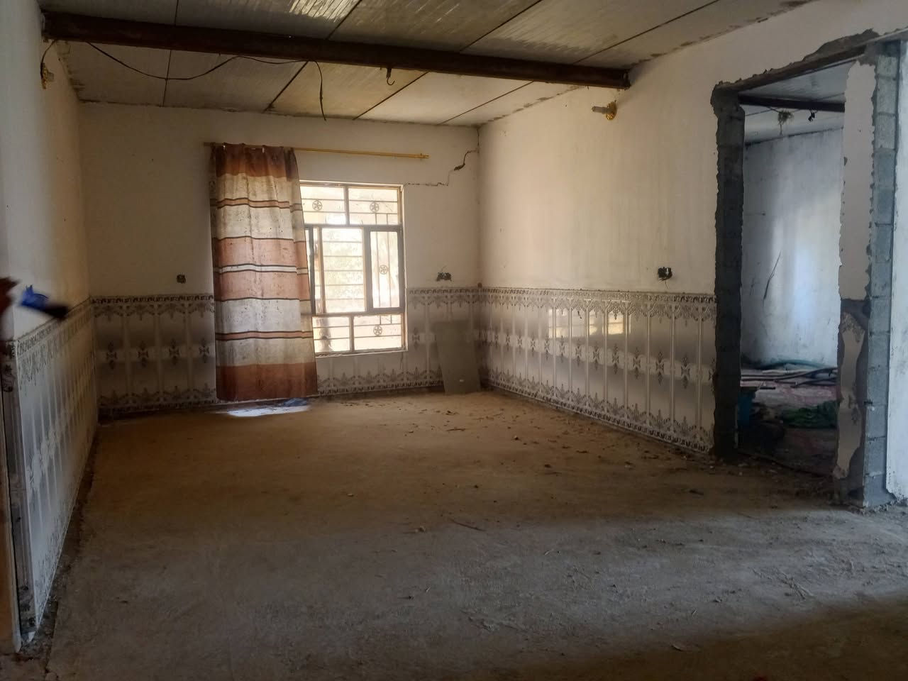 سلام عليكم  اللبيع   نص دونم طابو سند 25
علا طريق المطار عله مشروع ابوصريمه 
اللستفسار ***********
***********
