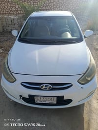 اكسنت 2016 خليجي محرك 1600 بيه قطعتين صبغ  عليه غرامه 500ينزلن من سعره...