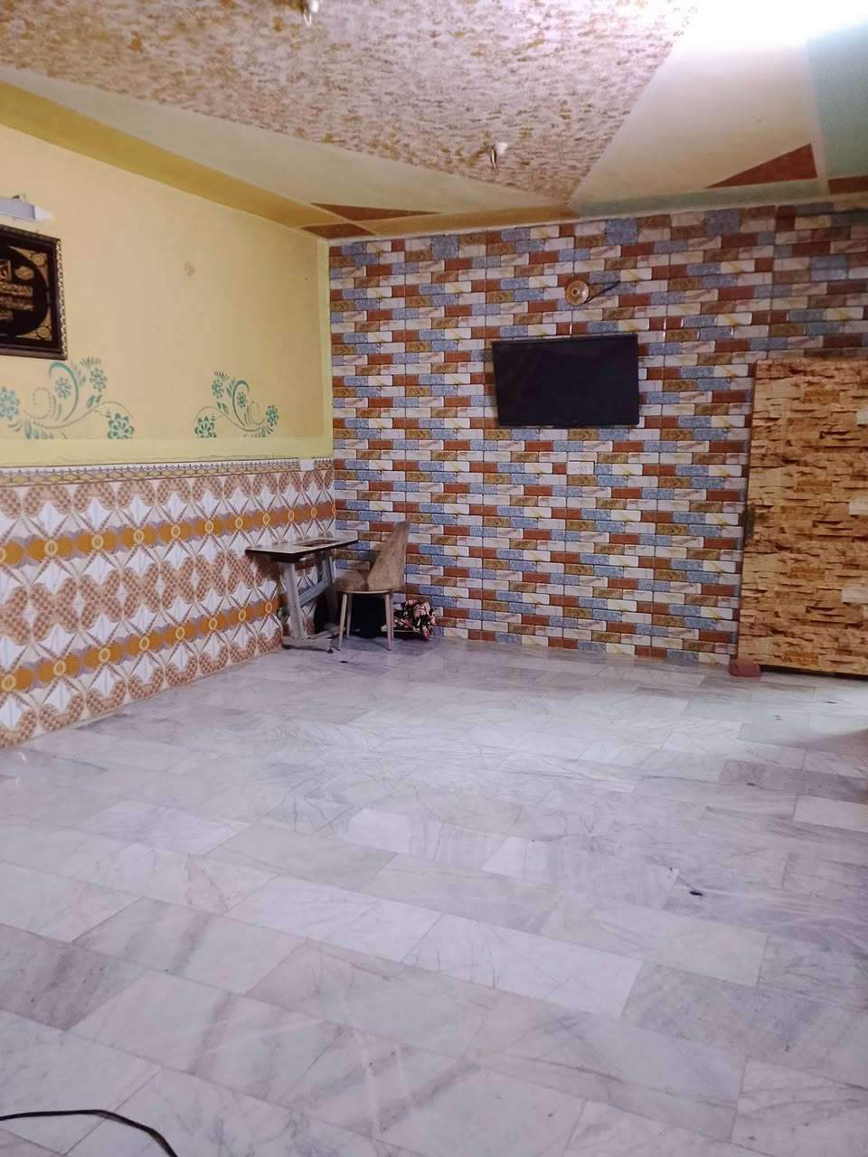 السلام عليكم بيت 200 م بل 7000 عالوسط بشارع مدرسه البرده بيت كامل وقاط الثاني بي مشتمل
***********
