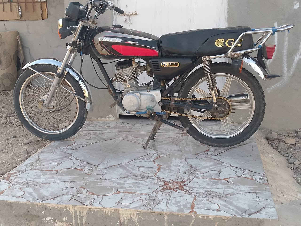 سلام عليكم موطور نامه برو محرك معمر جديد موديل 2018كهربائيات كلها شغاله مكينه صوتها ناعم دبلات شغالات تواير جددد المكان القيارة قاطع السبعاوين الاستفسار اتصال ***********
