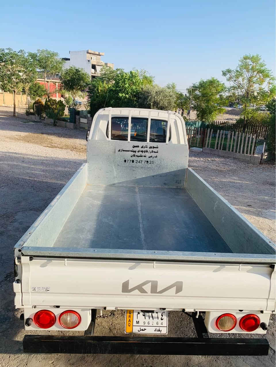 کیـــــا  دوبەی ٢٠١١ 
پێشی گۆڕاوە بۆ ٢٠٢٣
کۆدی بۆکراوە 
بەشەرتی مەکینەو گێرو  غیاسات 
مواسەتاف چواردوگمە 
گێر تۆماتیک
 دەبڵ سەلە  و شوێن عەینەک  کوشن هیتەر ئاویەنە هیتەر  
شەش تایەیەی تازەیە 
تەبرید ساردو گەرم ئیش دەکات 
بێ دوکەڵ و بوخار سەرف مەکینەی پاک 
شوێن ڕزگاری  
*********** Singapore
