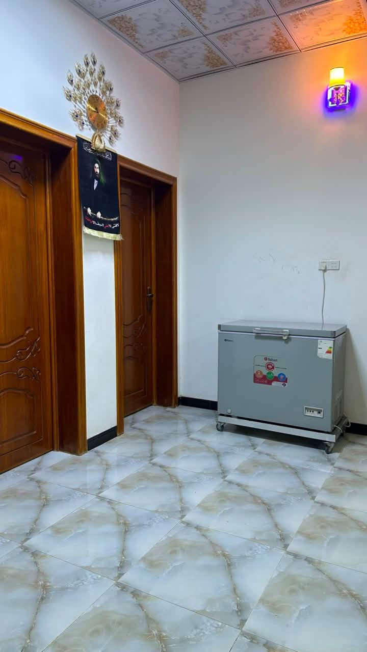 🏠 دار سكنية واستثمارية للبيع في حي العباس! 🌟
                        أعلان رقم (241)
بناء حديث (سنة 2024) بموقع مميز ومساحة 210 متر (طابق واحد).
✨ أهم المواصفات:
• يحتوي على درج خارجي معزول.
• أساس قوي وجاهز لبناء شقق إضافية في الطوابق العليا (فرصة استثمارية رائعة!).
💵 لمعرفة السعر والتفاصيل:علق بكلمة (الخبير) لتصلك التفاصيل فوراً في رسالة خاصة، 
أو اتصل بنا مباشرة:📞 ***********
