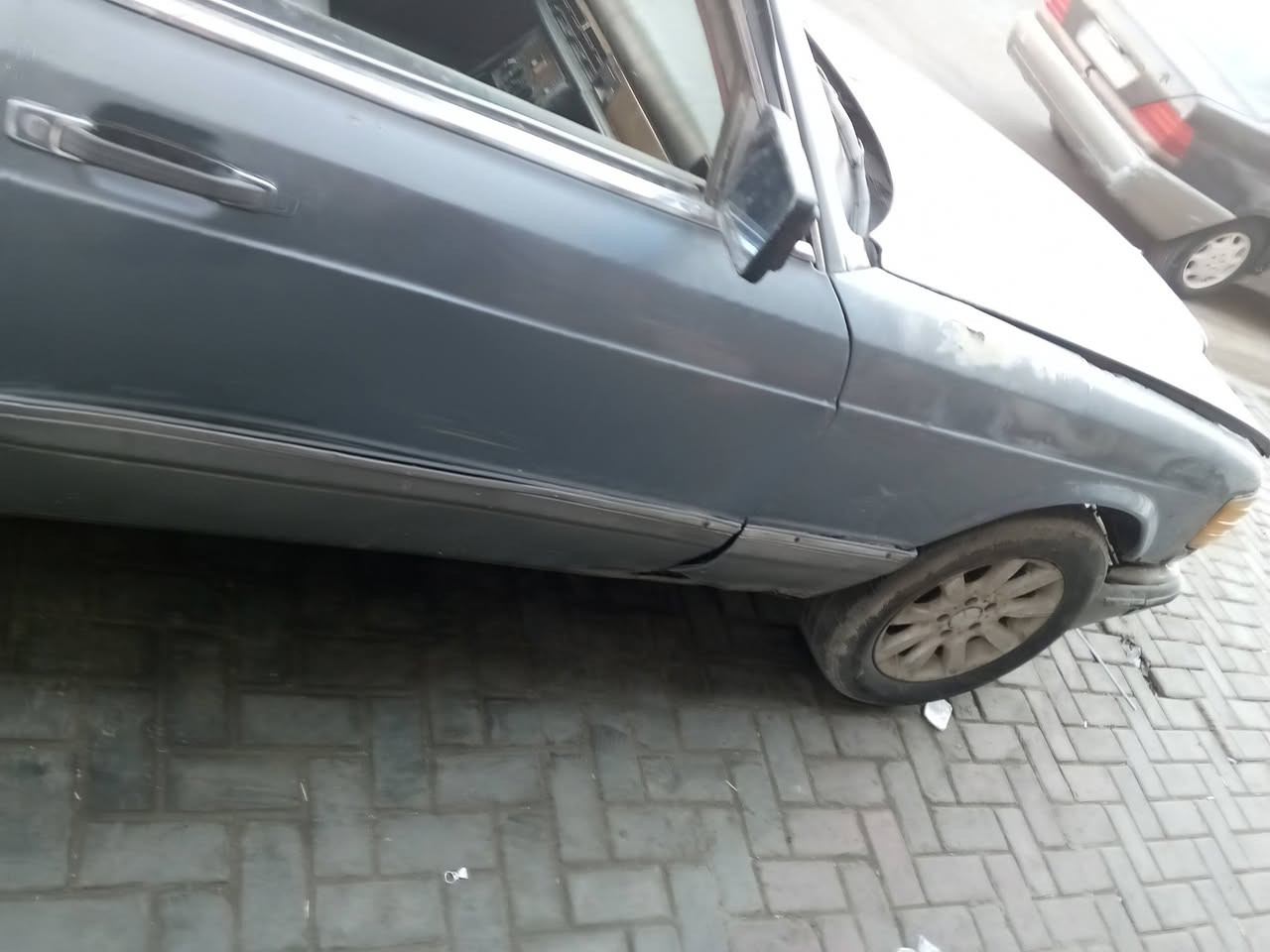 السلام عليكم مارسدس رئاسي رقم ديالى تحويل مباشر سعرها 12 ورقه مستعجل ***********
