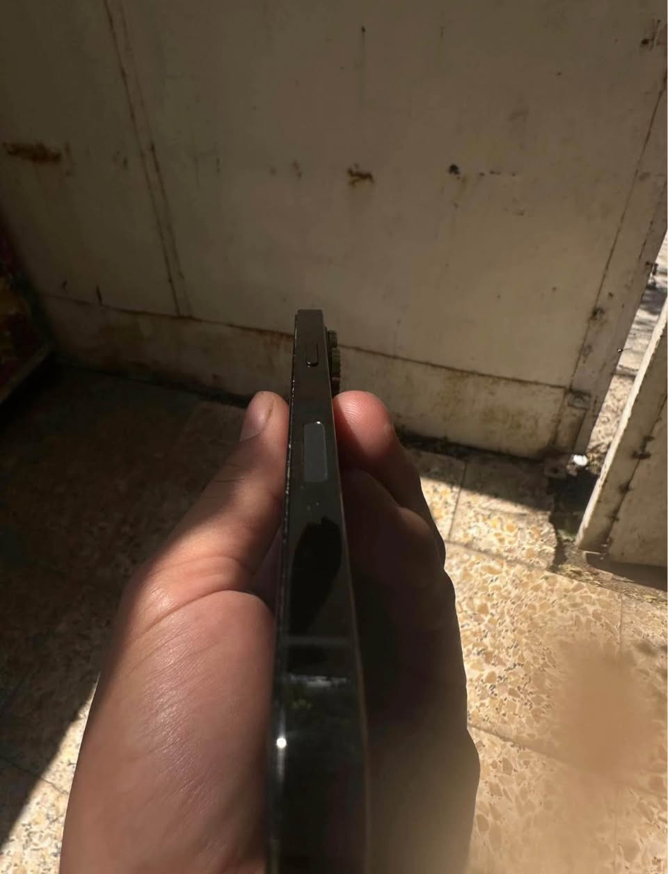 سلام عليكم من رخصت ادمن 12برو ماكس جهاز وتر ما مفتوح ولا مبدل بي شي بس ضهر مكسور من وكع مني شريحه بقت اشاره تروح وتجي  وسماعه عطلانه الجوه مال تصال تشتغل جهاز باقي كله مكفول كفاله عامه ذاكرته 128بطاريته 79جهاز يخبل سعره 250مكاني الدوره متواجد خاص رقم تواصل *********** بغداد, العراق
