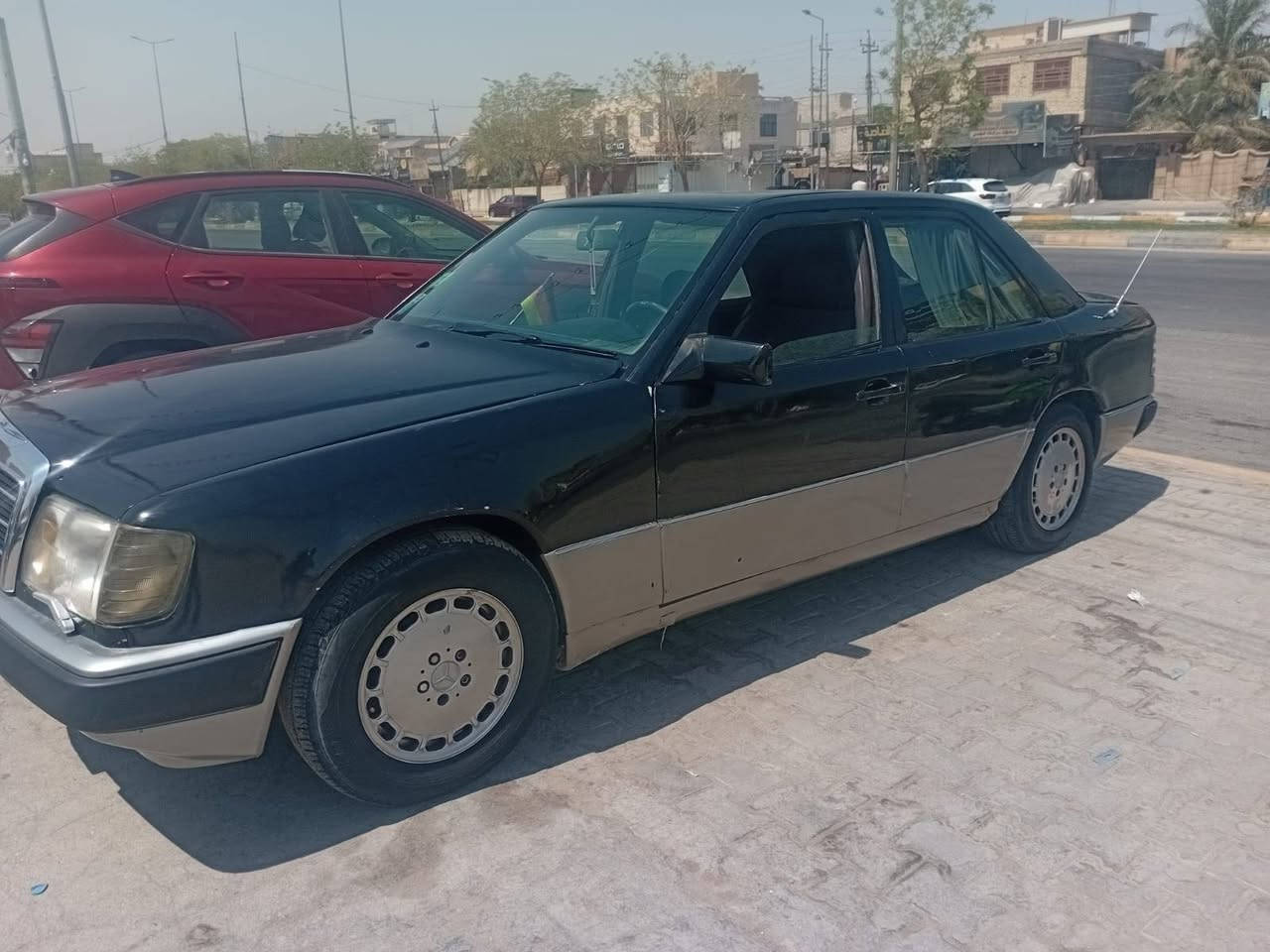 سلام عليكم مارسيدس  للبيع جاهزه سياره رقم نجف محور كير ومكينه ففتي مابيها نقص فقط تبريد ب ليك
سعر ٣٠ قفل ***********
مكان كربلا
