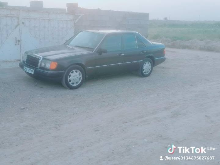 السلام عليكم ، للبيع مارسيدس دب 300 السياره بلادية من گير ومحرك  قواعد دبل 
موديل السياره 90 ،،رقمها صلاح الدين  الرقم الدولي تحويل ثاني يوم  السياره حلوه ونضيفه واحلى من الصور 
مكانها ،، بلد  سامراء 
السعر  68 
ترهم مراوس بأي سياره  شعندك نزلهه بالتعليقات مع التفاصيل 
رقم  محمد صاحب السيارة ***********  وبيه واتساب

نص مكتوب في الصور:
- TikTok Lite
- @user43134695027687