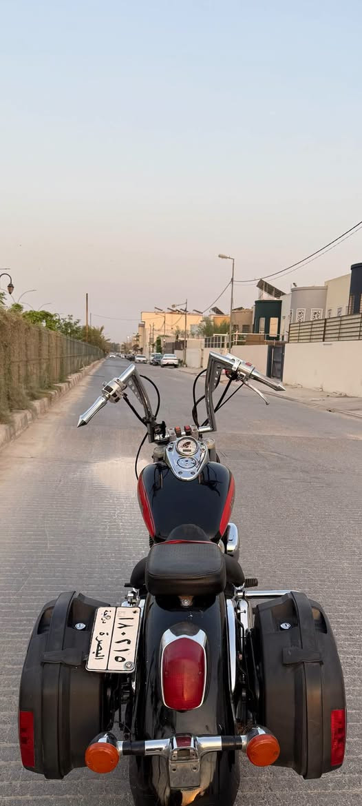السلام عليگم احبتي.... 🧿💫
...
Honda Shadow 400cc
قطعه مرتبه ومكفوله كير مكينه اصوليات لوحه وسنويه
مرقمه بصرة 🛌 ..... كلهه عل بلاد مملعوب بدراجه. نهائياّ
GOD 🧿❤️
دراجه حلوه وجاهزه. ووياها سبايدر ودرع. 🔥 
فلاتر بانزيل 
دهن موتل. 
ممشه الدراجه 50. Km🙋🏻
ومابيها اي مشاكل الحمد الله 
السعر
27$. وبيهه مجال للشراي ،💯
اخوكم سيد مهدي ..الهاتف ***********.

نص مكتوب في الصور:
- على ايد واحد طابه ومرقمه الفيتر ماشايفتته هاي دراجه شادو بل كارتون الدراجه رمبه مرقمه كامله وعلى ايد واحد
