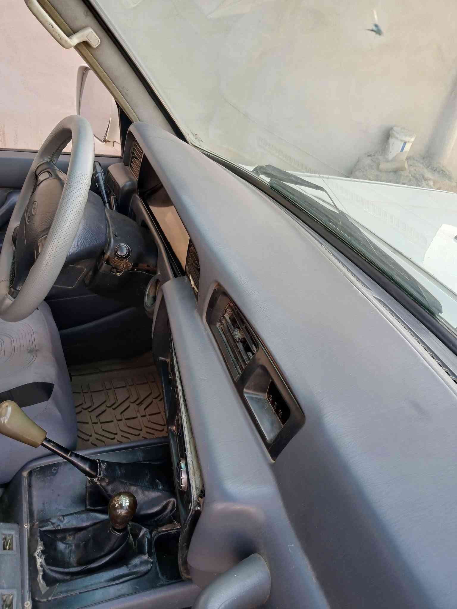 سلام عليكم 
لاند كروز ليلى علوي 
فول مواصفات
موديل 1992 
مكينه 6 كابريتر بانزين
مكينه وكير شرط 
صبغ حزام جماليه بلا حادث شرط 
طخم تاير جديد باتري جديد 
رقم شمالي جديد 
مكان الموصل 
تواصل ***********
