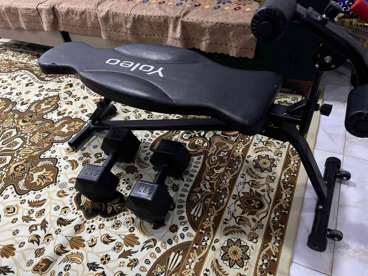 مسطبة جديدة مابيها شخط واحد
وحتى ما مستعملها وياها زوج دمبلص ١٢ كيلو مثل الصورة
والله جديدات ما مستخدمهن 
سعرهم ١٥٠ وبي مجال بسيط 
رقمي *********** 
موقعي مطار بغداد الدولي / قيادة القوات البرية / قريب على جامعة المشرق / قريب على مجمع بروج السكني
