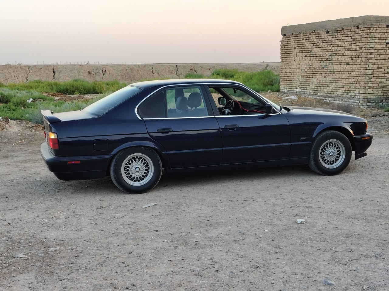 بي م دبليو 535 محدثة 525 موديل 1991 رقم بغداد محرك 6 مسكر تبريد قطعتين
مكفولة من الضربه سنوية جديدة بأسمي السعر 50 بيها مجال 

مكاني واسط ناحية شيخ سعد للاستفسار  ***********
