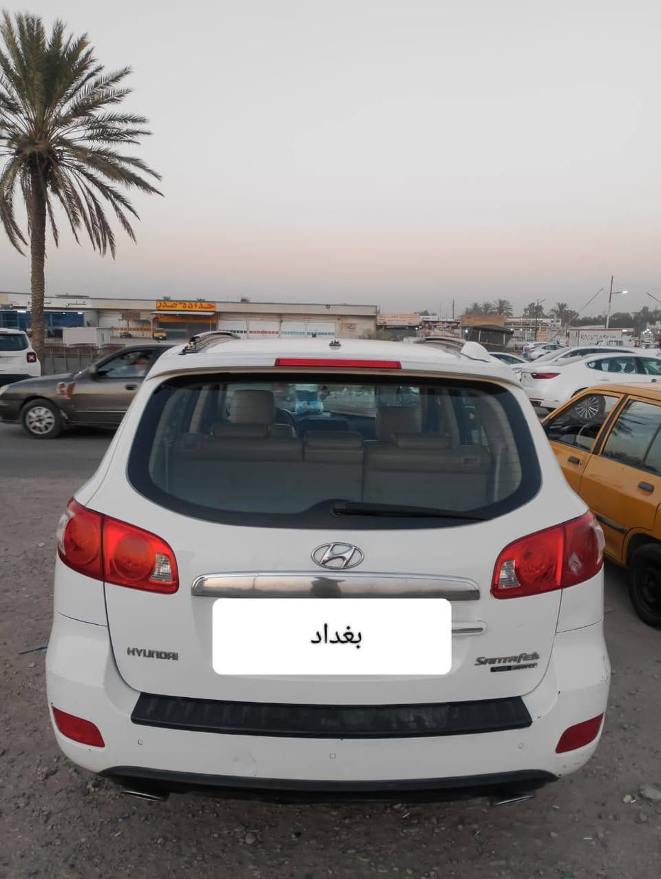 سلام عليكم للبيع 
سنتافي 2009خليجي
7راكب تلاث قطع تبريد شغال
كشنات جلد 
مري شفط
السعر 115وبيه مجال 
محرك كير خير من الله 
***********
