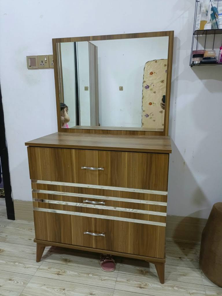 غرفه نوم تركي نظيفه لبيع سعر 375 شاري يخابر رقم *********** كركوك, العراق
