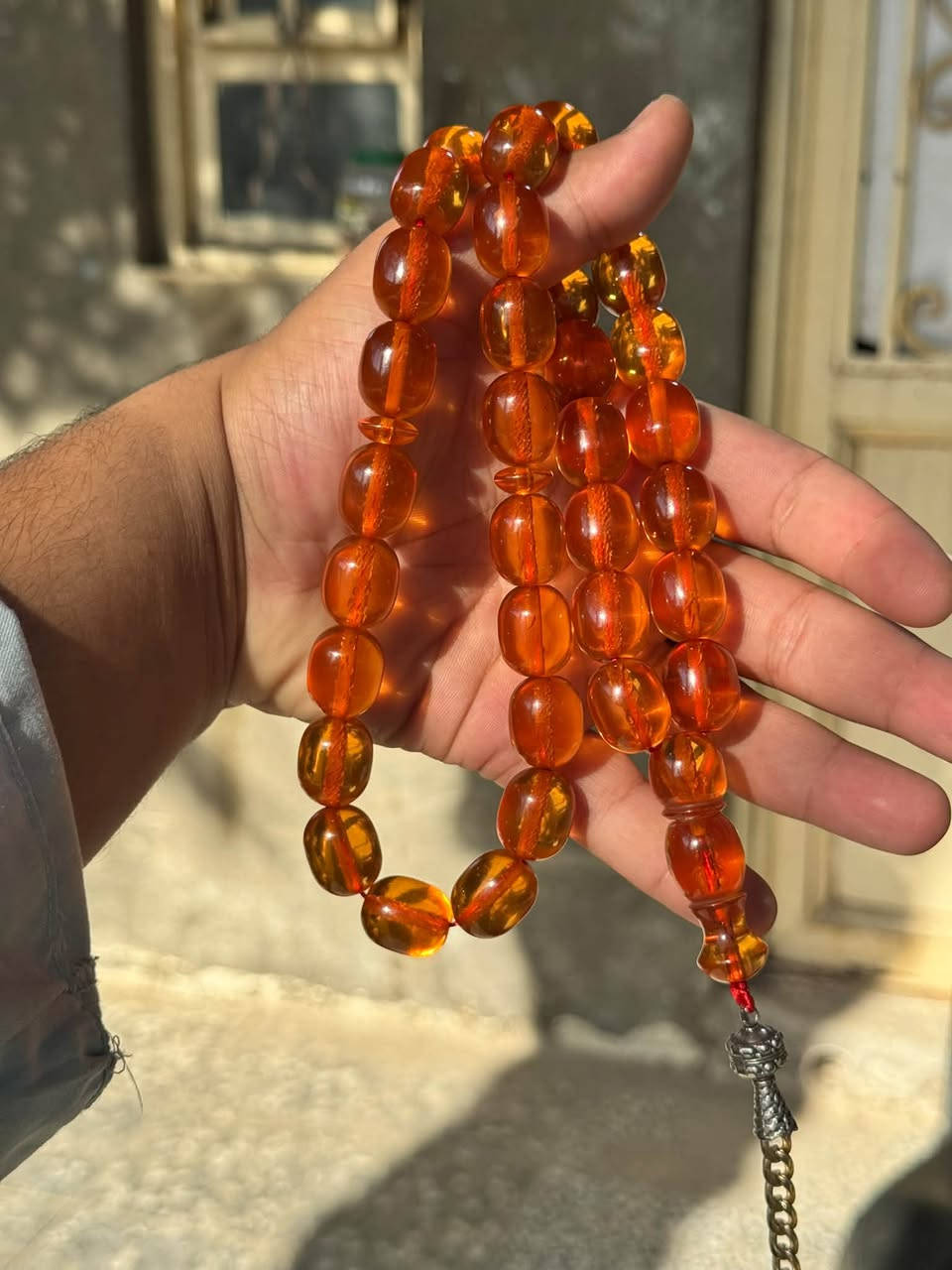 السلام عليكم نقدم لكم تحفه من السندلوس الماني القديم اصل عقود لعيون الغوالي للستفسار ***********
