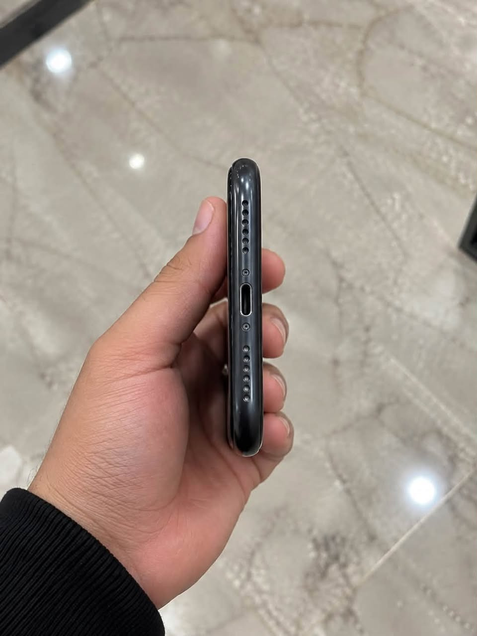 � للبيع iPhone 11 العادي
✨ المواصفات:
• الموديل: iPhone 11
• الذاكرة: 128GB
• البطارية: مبدلة أصلية 100%
• الجهاز شغال وجاهز للاستخدام
• حالة الجهاز موضحة بالصور 📸

💰 السعر: 300 ألف دينار فقط

📍 المكان: كركوك

✅ الجهاز موجود للفحص والتجربة قبل الشراء
✅ أنطي شرط للمشتري بعد الفحص والتأكد من الجهاز
✅ البيع للجادين فقط

📲 للاستفسار والتواصل واتساب:
***********

🔥 للمهتم يراسلني واتساب، والجهاز ينفحص على الطبيعة قبل الشرا

نص مكتوب في الصور:
- للبيع iPhone 11 أداء قوي .. بسعر مناسب الموديل iPhone 11 الذاكرة 128 GB البطارية مبدلة أصلية 100% الجهاز شغال وجاهز للاستخدام السعر 300,000 ألف دينار فقط المكان كركوك للاستفسار واتساب *********** أنطي شرط بعد الفحص الجهاز موجود للفحص والتجربة للجادين فقط
