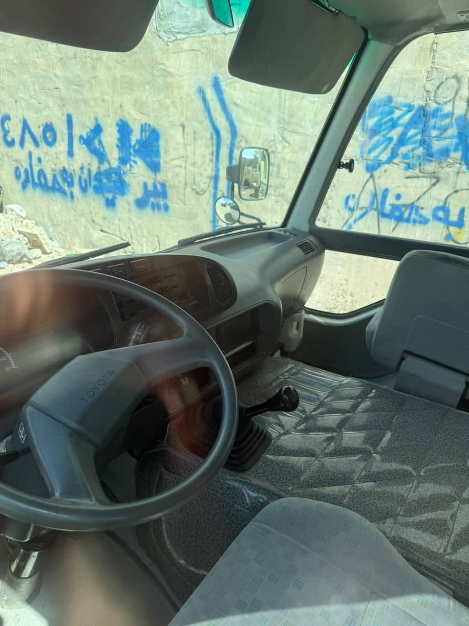 تۆیۆتا کۆستەر ٢٠١٥
تەنها پەڵەیەک بۆیاغی هەیە
٢٧٠ هەزار رۆیشتووە
گشت شتێکی بە شەرتە
***********
