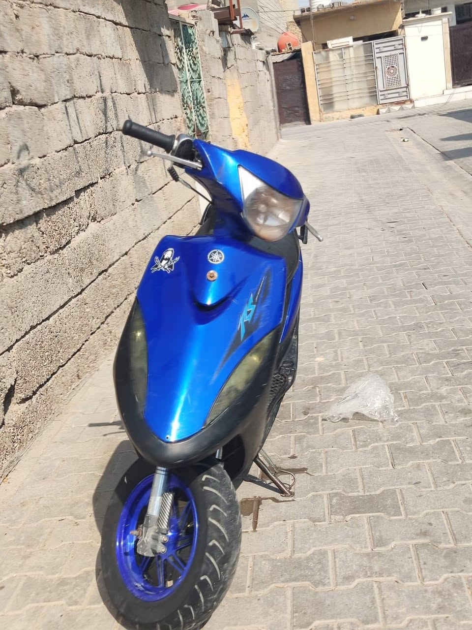 السلام وعليكم
دراجه ماكس حلوه 
يرادلهه اكلج امامي لين شلعه مو حيل قويه 
دراجه كامله كلهه  ب 350 بيهه مجال قليل
مكاني شعب رقمي *********** فقط واساب

