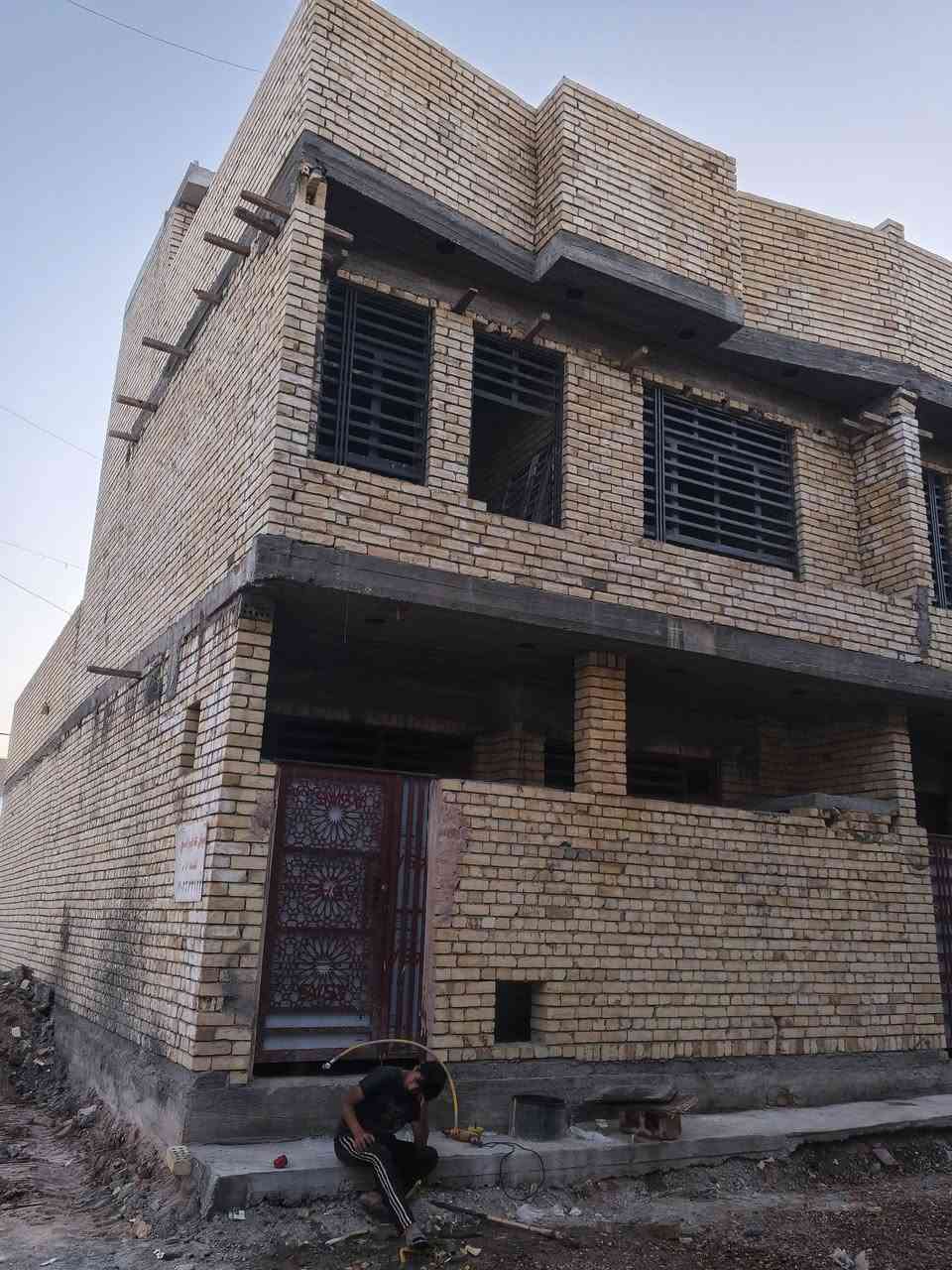 غرفتين نوم +مطبخ+صحيات عدد3
الشعله الشارع الغربي مقابل قطاع السابع طابوملك صرف زراعي السعر/54 مليون وبيه مجال
للتصال ***********
