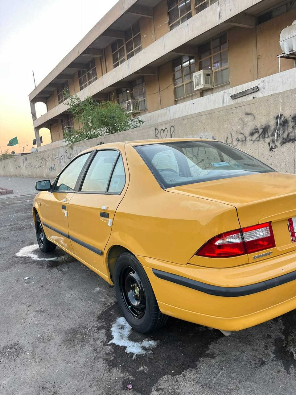 السلام عليكم سمند موديل ١٢ سياره مكفوله كفاله عامه على وضع الشركه اي نقص مابيها تبريد ثلج    لاتبخير ولا تنقيص ولا خياس جديده تحويل مباشر  عنوان بغداد ‭***********‬
