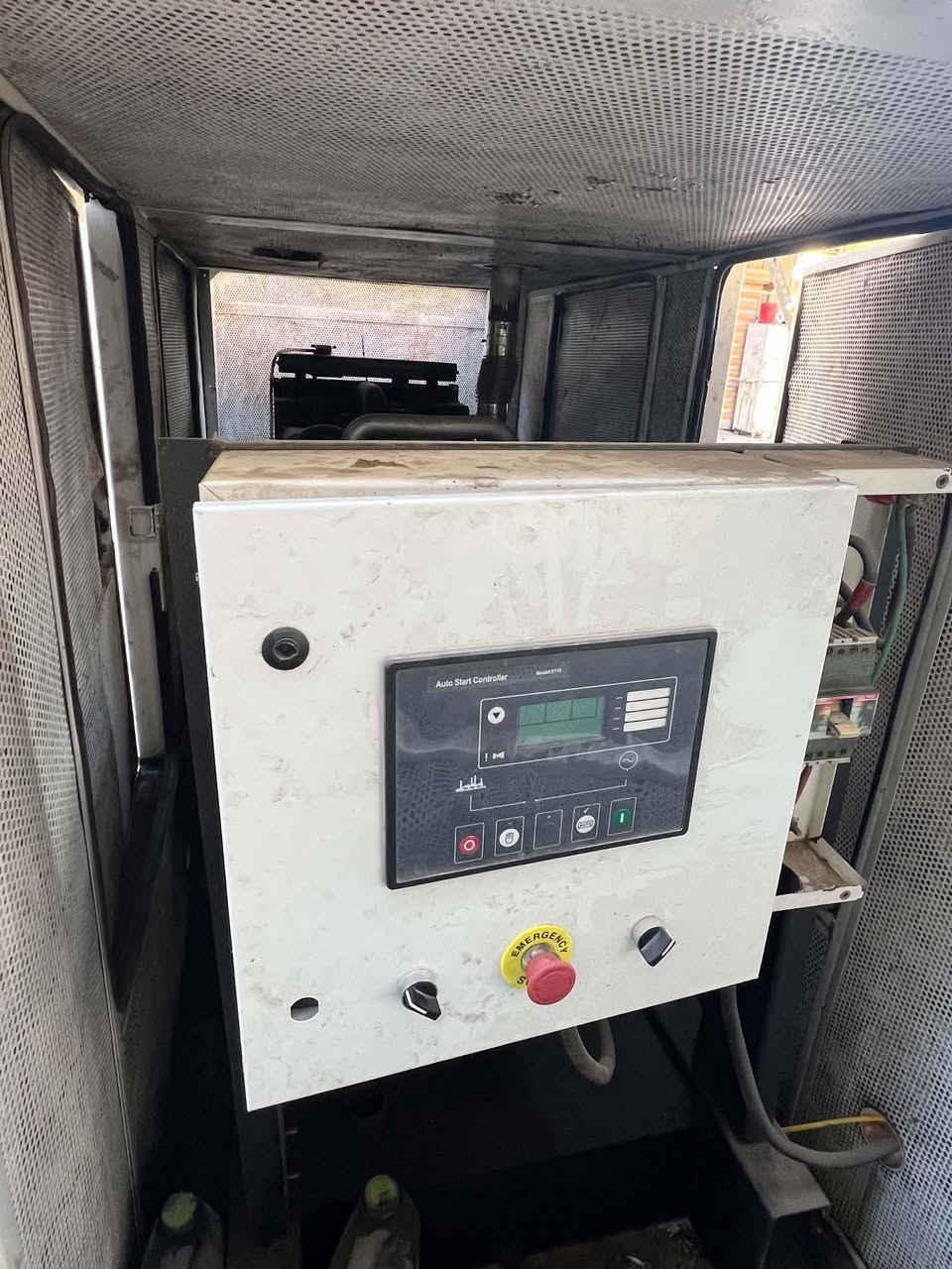 السلام عليكم
عندي مولدة للبيع نوع بيركنز 80kv عنوان بغداد
الهاتف/ ***********
