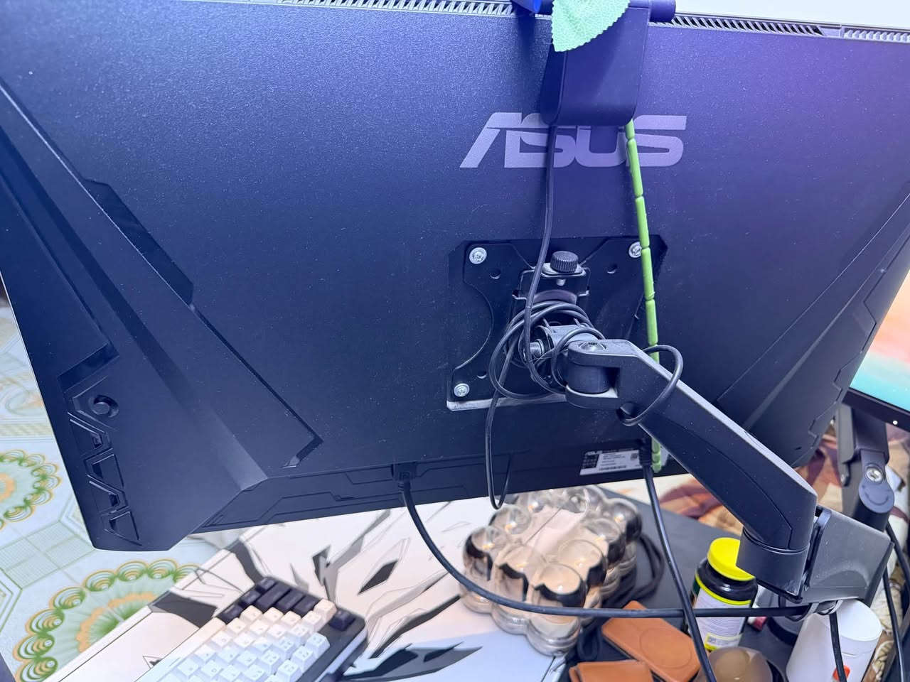 السلام عليكم
شاشة للبيع Asus
المواصفات : 
180 Hz 
2K 
1ms
Ips
السعر ٣٠٠ الف 
للتواصل : *********** واتس اب

