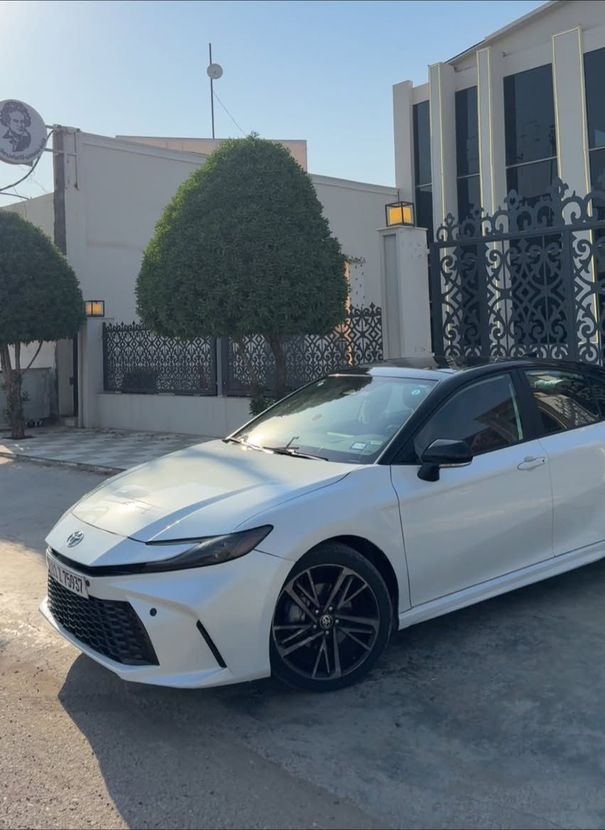 للبيع كامري 2025 Xse 
رقم بغداد ب اسمي تحويل ثاني يوم
ماشيه36 الف
بيها جامرلغ صبغ وشبر بلباب 
بدون دواخل بدون ايرباك بدون شواصي
 بدون بارد بدون شخوط بدون رصعات

المواصفات
 شاشه كبيره
بانورما 
عداد رقمي
المقاعد كهربائيه 
 نقطه عمياء
رادارات اماميه وجانبيه
داخل احمر 

السعر 255 وبيها مجال قليل
مكان السياره / ديالى بعقوبة
***********
