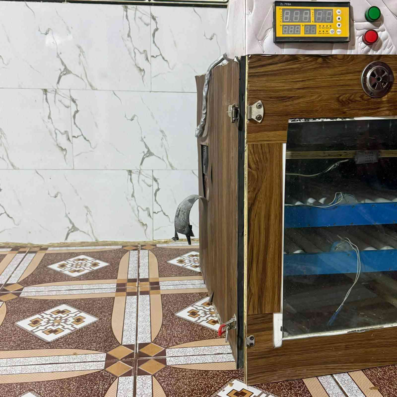 متاح فقاسه
سعه ٢٢٠بيضه
جهازLz الاصلي
نضام وجبات
عدد القلابات 3
