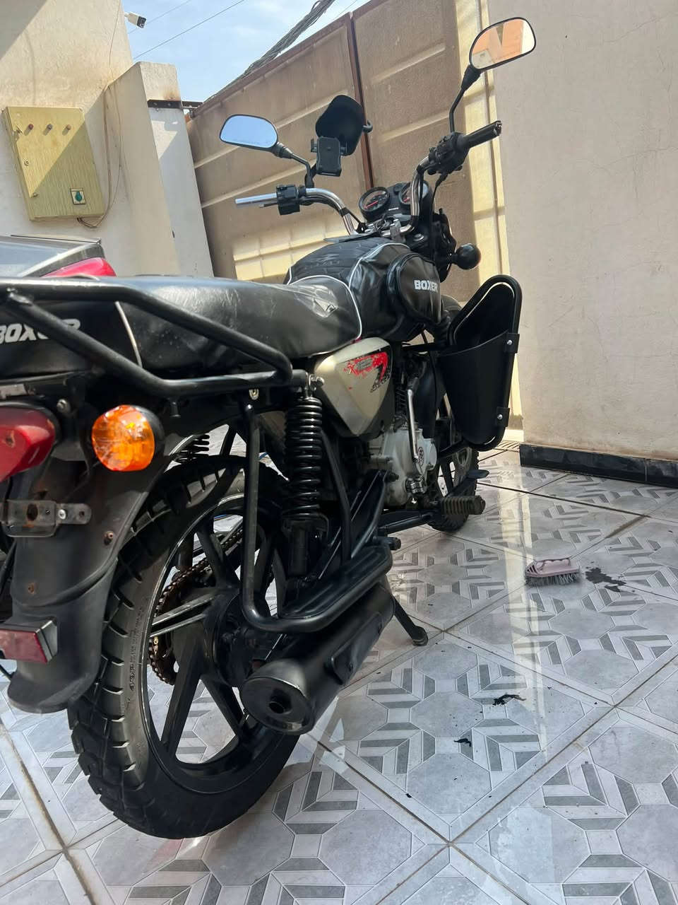 بوكسر • ٢٠٢٣ • بدون وراق