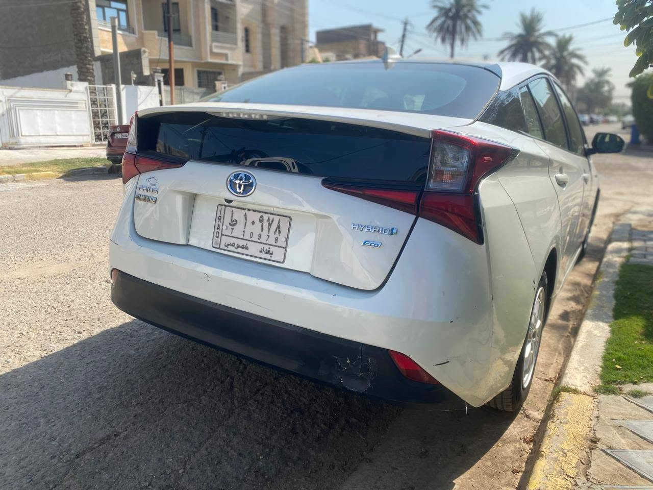 تويوتا بريوس للبيع المكان حي الجامعة بغداد موديل ٢٠١٩ السيارة حادثها جاملغ السائق فقط مكينة ٢٠٠٠ هايبرد ***********
