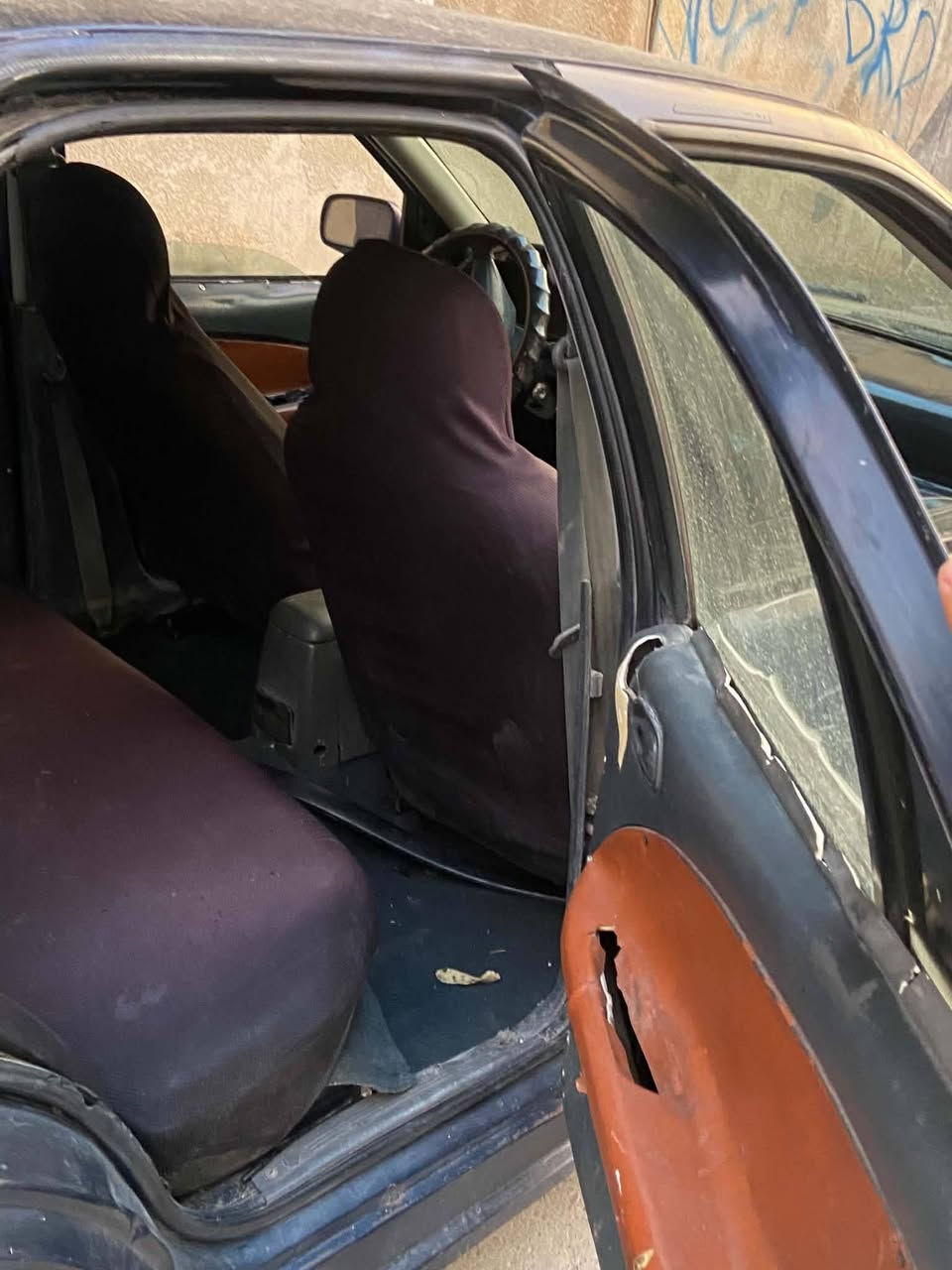کیای سیڤیا 96 گیڕو مەکینەی بەشەرت، سەیارەکە  بێ سەرەتایە بەشەرتی مەدەنی نرخی 9گەڵاو معامەلە ژمارەی موبایل***********
