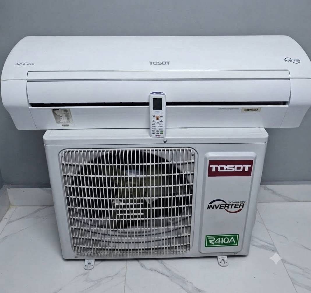 سبالت توسوت حجم (طن وربع ) عدد 2 خوات 
داخليه الضخمه 13000الف BTU 
انفيرتر يشتغل علسحب على 3 امبير  
تدفئة تبريد 
غاز 410 اجهزه نظافه 💯%  
بلاديات شركه بدون اي تصليح 
ملحقاتهن كامله 
بواري ريمونت قاعده وايرات
 وغازهن مقفول يعني جاهزات من كلشي 

سعر الجهاز 375 
اذا ثنينهن 700 

📍 مكاني بغداد الرصافه 
📞للاتصال بالرقم ***********او وتساب
يوجد خدمة توصيل 🚛 داخل بغداد
