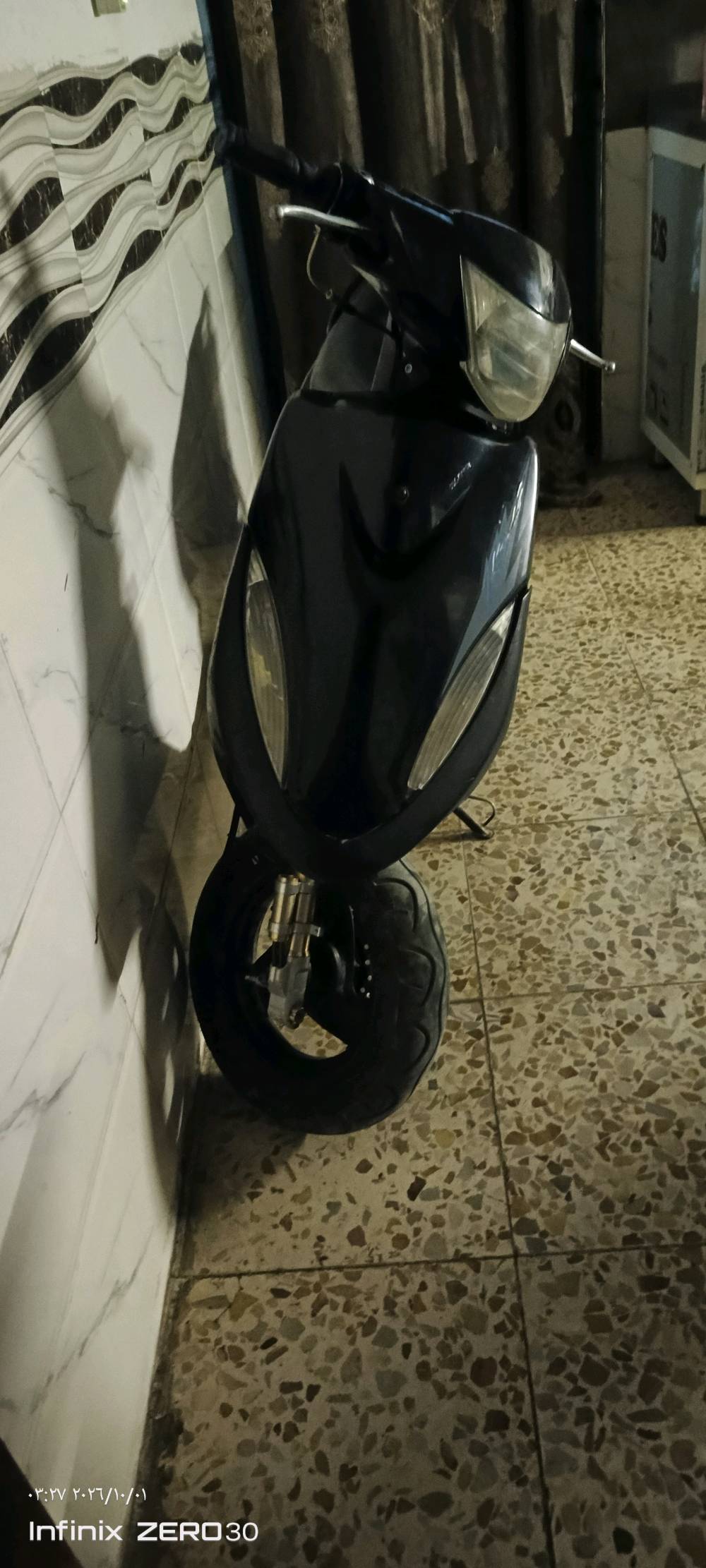 سلام عليكم دراجه ماكس عدله مكينه مامفتوحه بيه تزويد صالنه ودبلات أوراق موجوده  مراوس شعدك نزل أو بيع500  مكاني بغداد مدينه الصدر رقم ***********