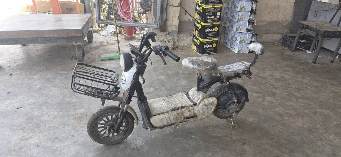 بەشەرتی بێعەبی وباتری شەریکەوسێ بێ عەیب سێ کۆنترۆڵی لەگەڵە***********نرخ 125قفڵ
