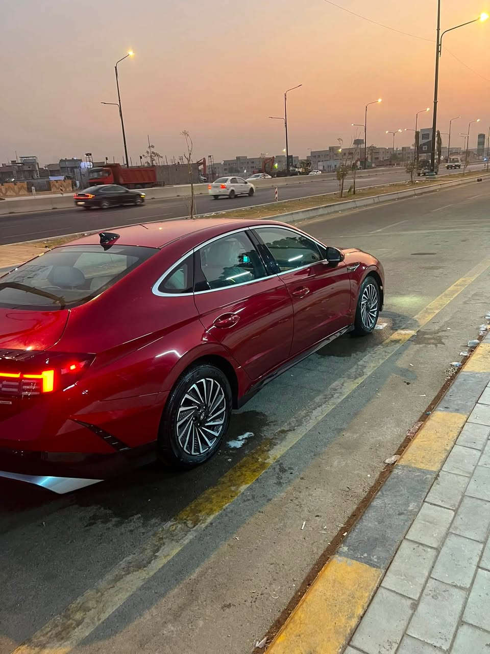 السلام عليكم سوناتا 2025
مكفوله كفاله عامه عدا بيها جاملغ وباب بيها صبغ قليل باب وجاملغ الاماميات السعر٢٠٠وبيها مجال قليل

سيارة بغداد حره 

باسمي 

المكان النجف الاشرف 

الرقم والاستفسار ***********
السيارة هايبرد
