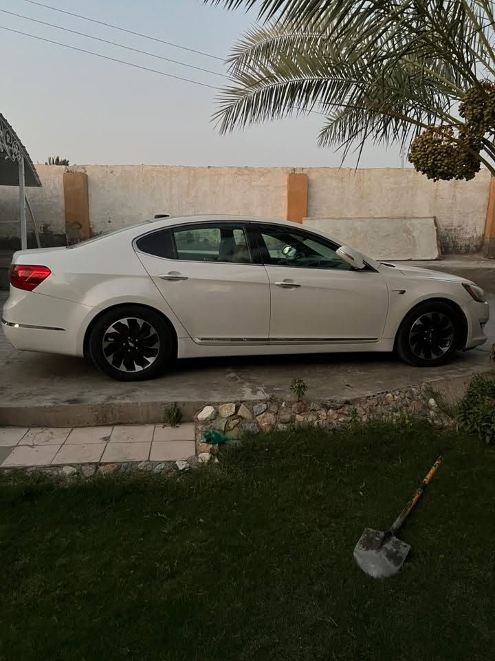 kiA-GADENZA-SXL-v6-مكينه3500-خليجي 2011موديل فول اعلى فىه في الكادنزا بانوراما كامل بصمه حساسات كامرات دبل جاهزه وكلشي فيها ان  شاءالله كامل تخم تاير باتري تبريد لايتات منضومه صدر كامل تخم درايم شفت اصلي وكاله بيها صبغ  حزام بدون حادث طخات ونواعم فقط ابيض صدفي والكل تعرف الصدفي اجمل لون السعر 100ورقه ماترهم مراوس ولا قصط  سنويه باسمي جديده تحويل ثاني يوم  رقم الهاتف *********** مكان السياره بغداد ابوغريب
