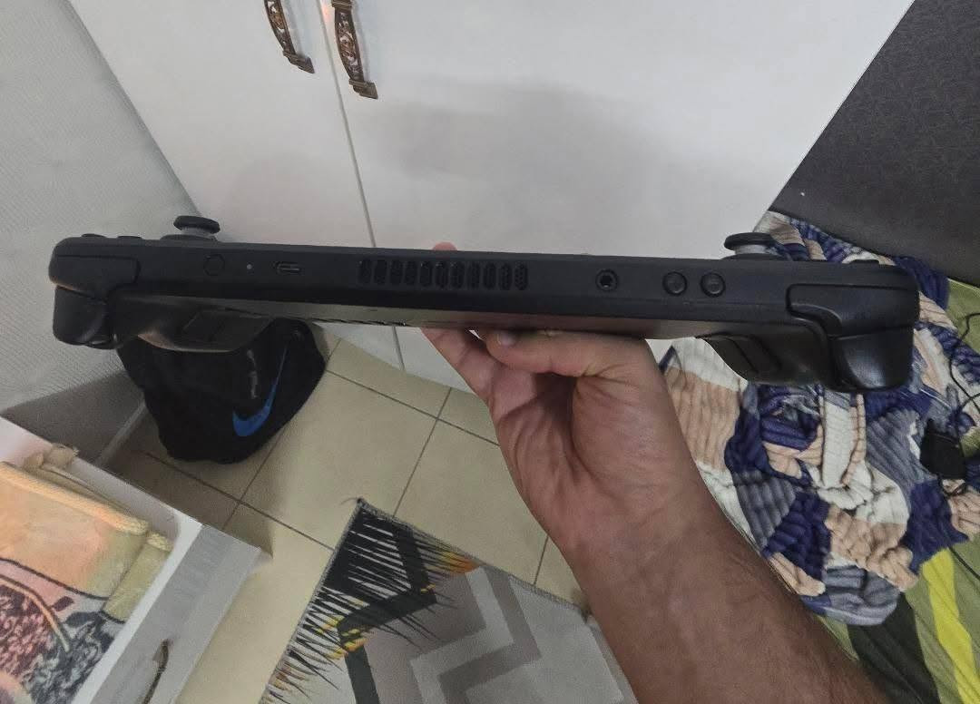Steam Deck LCD 512gb
السعر 535 الف وبي مجال
 
نظيف وبي كل الملحقات واستخدام اقل من 75 ساعة
عنواني بغداد حي اور 600
رقمي *********** واتساب 

المواصفات 
Storage: 512GB High-Speed NVMe SSD (fastest internal storage for the LCD lineup)

Screen: 7-inch Premium Anti-Glare Etched Glass Touchscreen (exclusive to this 512GB LCD tier)

Processor: AMD Zen 2 CPU / RDNA 2 GPU (plays AAA PC games smoothly)

RAM: 16GB LPDDR5 RAMExpandable

Storage: Built-in MicroSD card slotOperating

System: SteamOS (user-friendly console interface + full Desktop Mode)Battery Life: 40Whr battery (2 to 8 hours of playtime depending on the game)Connectivity:

 Wi-Fi 5, Bluetooth 5.0, and USB-C port for charging/docking

