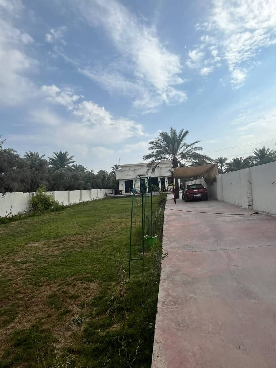 السلام عليكم
للبيع نصف دونم مع بيت مساحة البيت ٢٥٠م

العقار طابو ملك صرف سند ٢٥ مملوك شخص

يتكون من صالة واستقبال مع حمام خارجي للضيوف

واربع غرف نوم ومجمع صحيات وطابق الثاني غرفة نوم

 مع بيتونه كبيرة بناء العقار ٢٠٢٦ بناء جديد متعوب علية

           الموقع التاجي ذراع دجلة شارع بعد معمل الماء الخليج 

        للستفسار الاتصال مع صاحب العقار مباشرا 
                       ((( ***********)))
