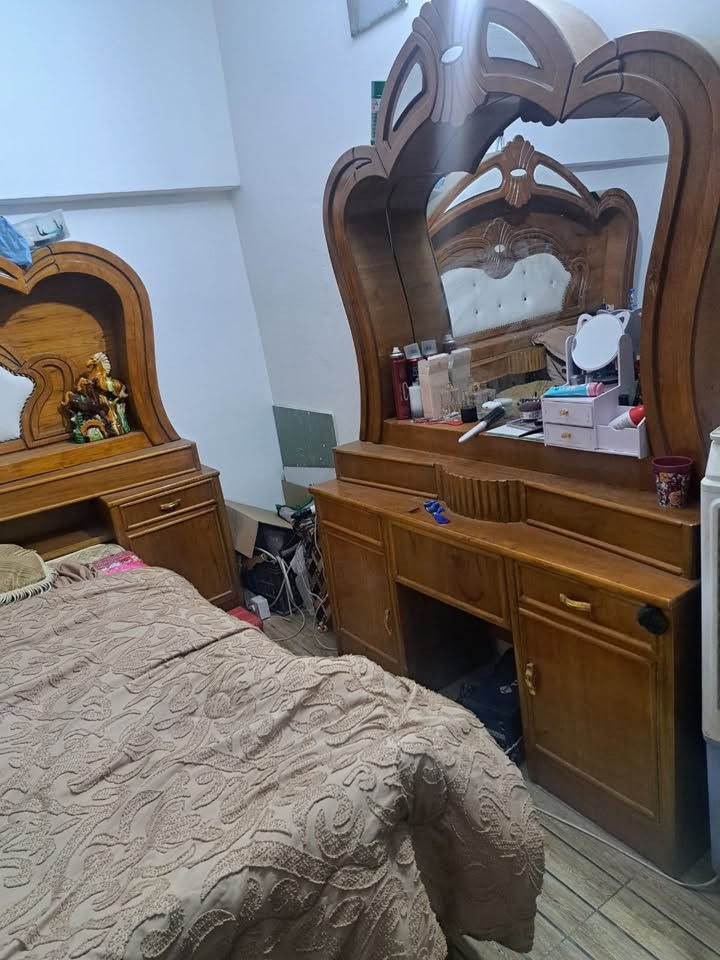 غرفه نجاره تسكام درجه اولى رايديه ب٨٠٠وبيه مجال للتواصل ع هاذ الرقم ***********
