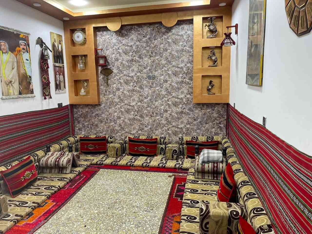بيت لبيع طابقين شارع الزوراء قرب اسواق المصطفى مساحه130متر***********
