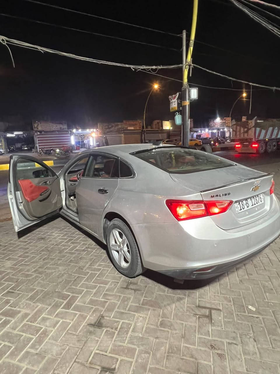 ماليبو موديل 2020 حادثها جاملغ امامي الايسر والباب مال أمريكا و بلعراق جاملغ خلفي كير محرك مكفولات صدر أمامي خلفي جديد تخم تاير السيارة مال جناي السعر 102 وبيها مجال ***********///***********
