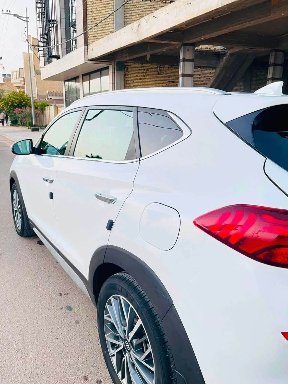 سلام عليكم توسان موديل 2019 وارد امريكي صور حادث بالمنشور سيارة جديده نصبته تخبل تجي وتشوف فول مواصفات من رادارات خمس كامرات كشنات جلد توقف ذاتي كشنات تدفئه 
رقمي بغداد بسمي انكليزي هسه مجدد سنويه جديده مكان سيارة ميسان/***********
