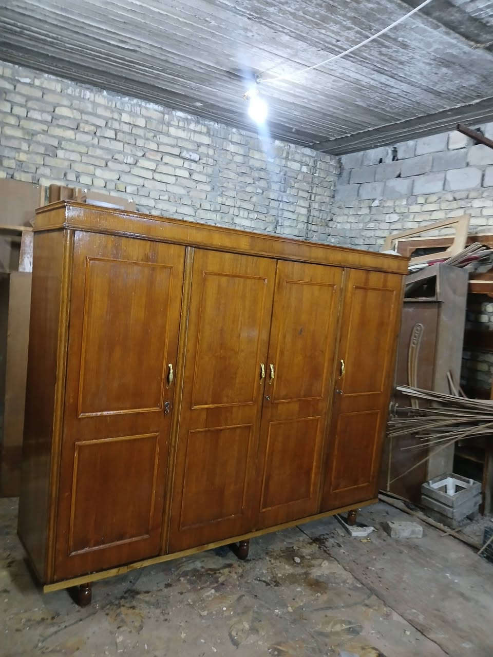 كنتور ابو ٤ صاج تزكام ثكيل يحتوي على يدات جدد قفاله جدد صبغ تلميع كامل سعره ١٢٥ قفل متواجد علخاص اكو توصيل بفلوس رقمي ***********
