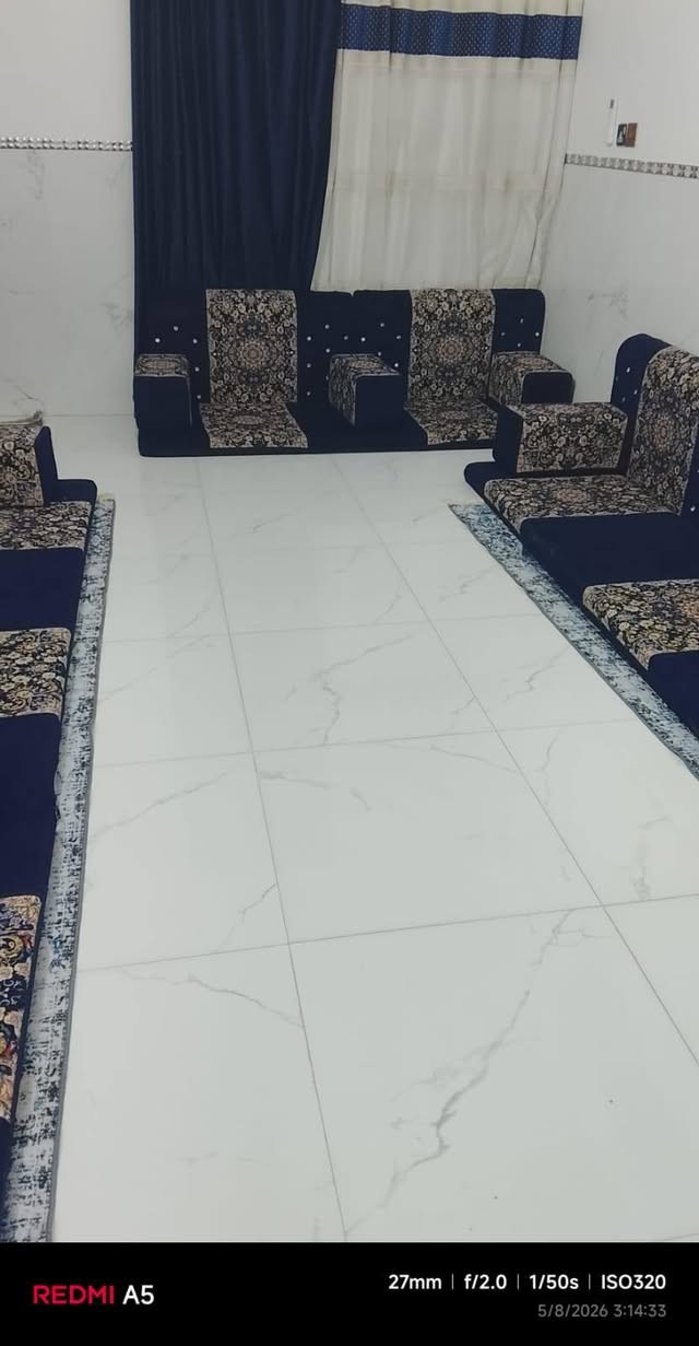 ديوان جديد خمس قطع كل وحده مترتين سعره 250
***********
