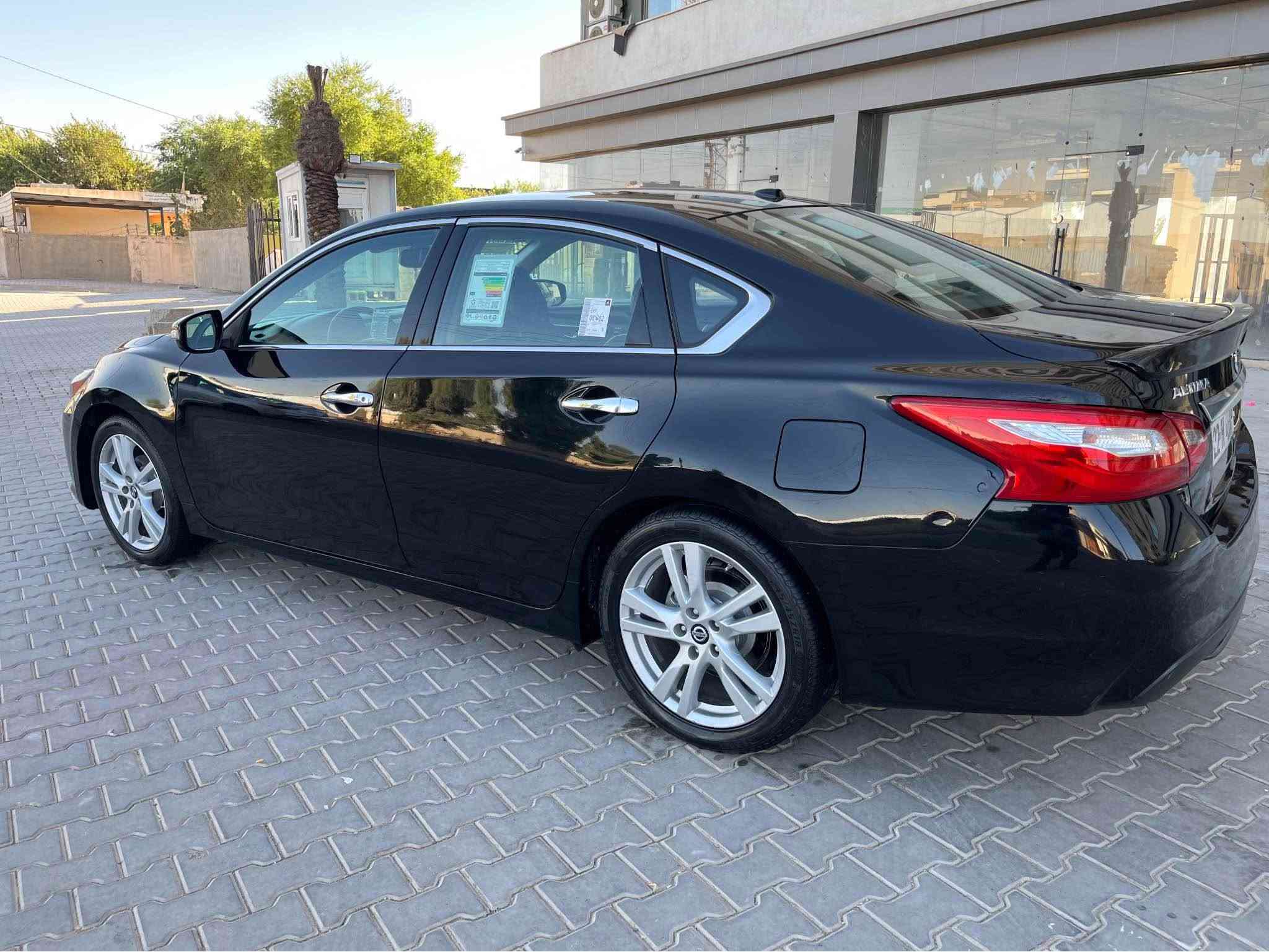 سلام عليكم سياره نيسان ألتيما للبيع بدون صبغ فقط البنيد امبدل بلادي سياره البنيد طاير عله السقف بي رصعات وبيه بوارد شبر شبر السياره شرط التحويل أو الوكاله سياره مكينه وكير ابشرط مامفتوح مكينه 6سلندر بيه دفتر بانزين مواصفات السياره فول سلايت وكوشن تدفيه وتبريد مكاني كركوك 100$في مجال شي بسيط فقط للبيع لطيبين الرقم *********** Singapore
