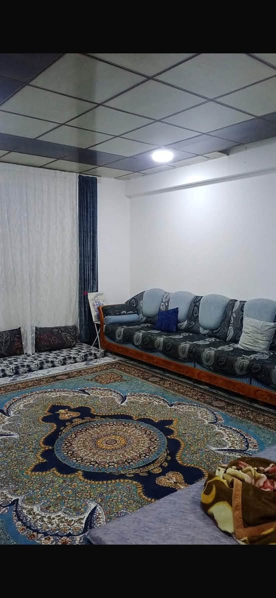 شقة بو فروتنئ 
دهوك اتيت  مجمع رو ستي 
طابق ارضي شقة پيك دهئت 
٢ غرفة نفستن و 1سويدي دگةل استقبال مطبخ 
مشتملات و دگةل حةديقئ 
سعر ( ٣ دفتر ٥٠ وةرةقة )بيجةك مجال بوبةيوةندي فئ 
ژمارئ ***********  
 
شقة للبيع دهوك اتيت 
مجمع رو ستي طابق ارضي 
شقة ٢ غرف نوم ١ سويدي استقبال مطبخ 
مشتملات مع حديقة 
السعر (٣دفتر ٥٠ ورق ) شوية مجال للاتصال هذا رقم 
***********
