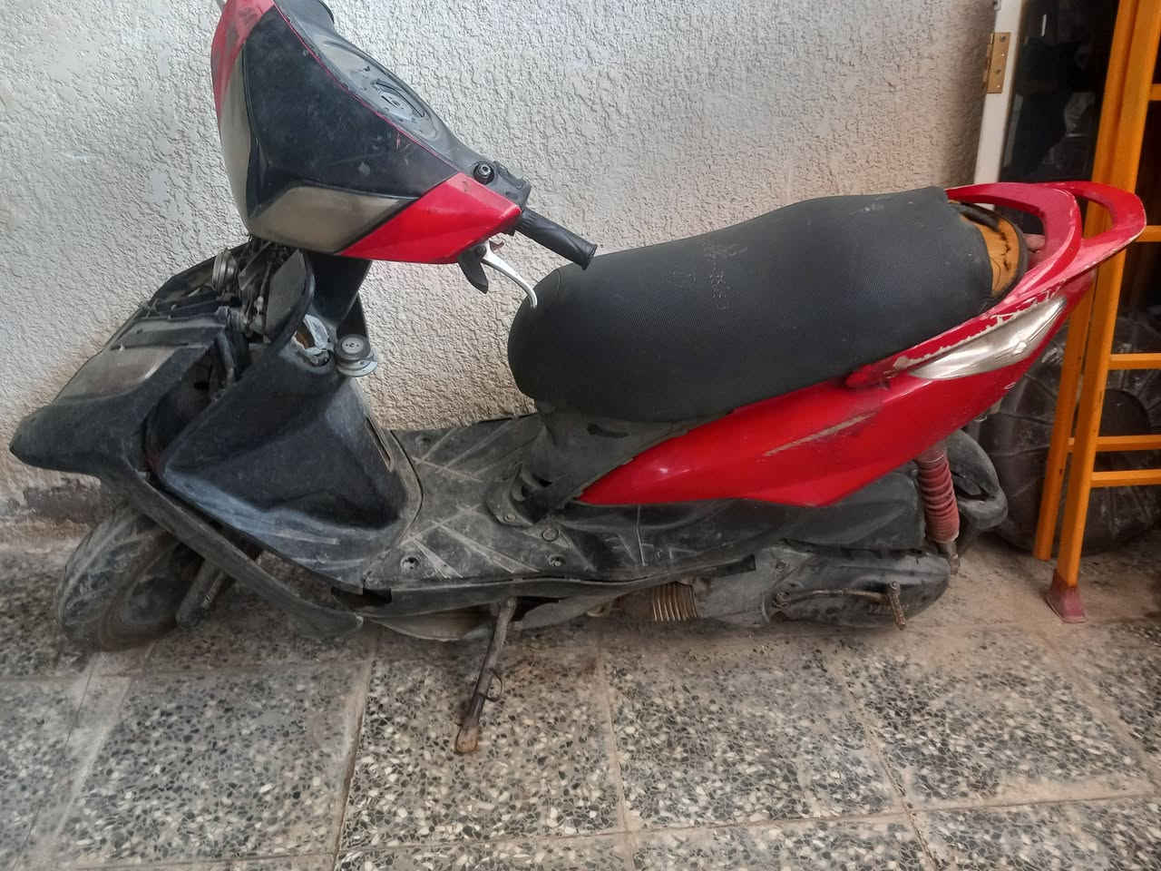 السلام عليكم مكان بغداد البياع الشرطه الرابعه دراجه ثعلب 140 طافيه ما تشتغل كوم حديد اعلى سعر ابيعه ***********

