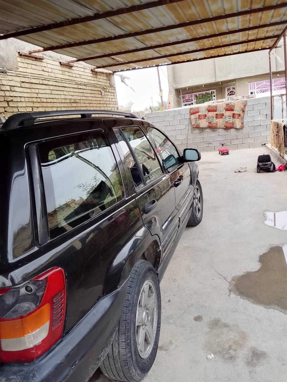 سلام عليكم  جيب كراند شيروكي مديل2002محور ففتي كير ومكينه ففتي3000 خير من الله 50وبيها مجال حك الجيه المكان بغداد***********
