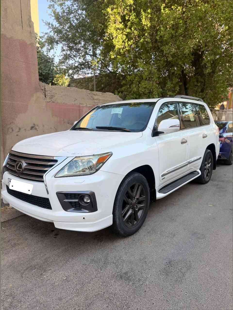 سلام عليكم لكزز ٢٠١٢ رقم بغداد سياره حيل حلوه اي استفسار اتصل على هاذا رقم *********** ٣ دفتر ٣٠ ورقه بيها شي قليل

