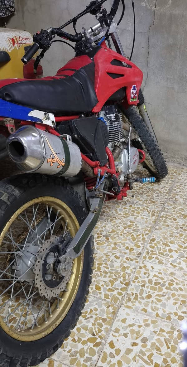 سلام عليكم
درجه للبيع🏍

نوع قفاز محرك 150 +5نمر ✅

محرك نضيف + تحريكه ومعدل شرط 🚀💯 
 
كهربائي شغاله 🔌🔋 الموقع الموصل 📍
الدرجة نصبتها حلوه وكاعده ✅🏍

سعر400💵  توصل خاص أو رقم *********** 📞📱
