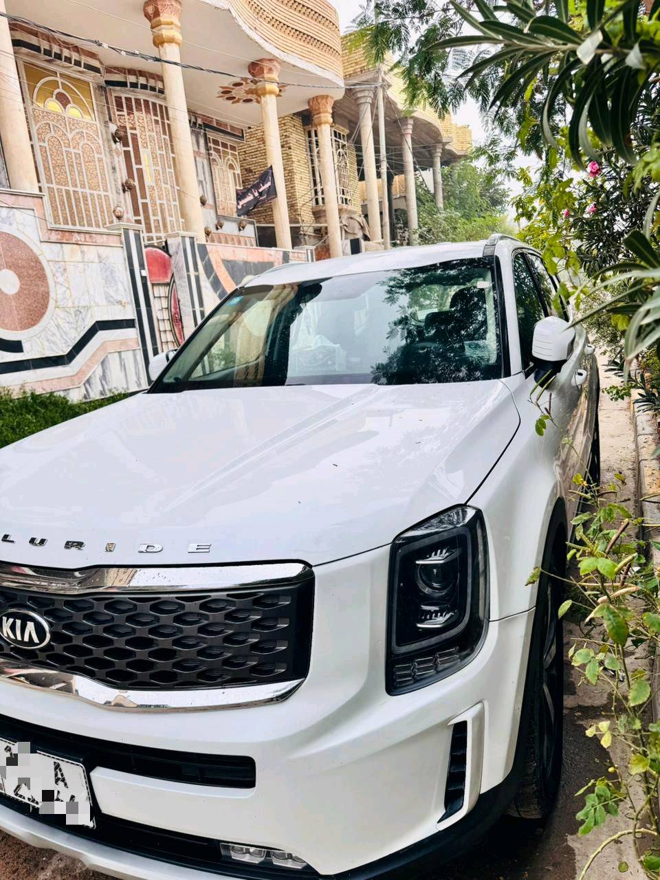 كيا تيلورايد (Kia Telluride)
موديل (2020)خليجي مكفوله كفالة عامة ومن الضربة القويه 
بيها بعض الطخات قليلة 
مواصفات (LX) 
7 راكب رقم بصرة الداخل جلد 
وارد خليجي (3.8/6V) 
حساسات خلفية وكامرة خلفية وشاشة 
وتشغيل عن بعد مري شفط 
وضع قيادة ذاتية /اشارة ترحيبية
تبريد 3 قطع 
صيانة شهريآ اوديها السعر 265 وبيها مجال 
العنوان /البصرة 
للاستفسار اكثر التوصل علا الرقم  ***********