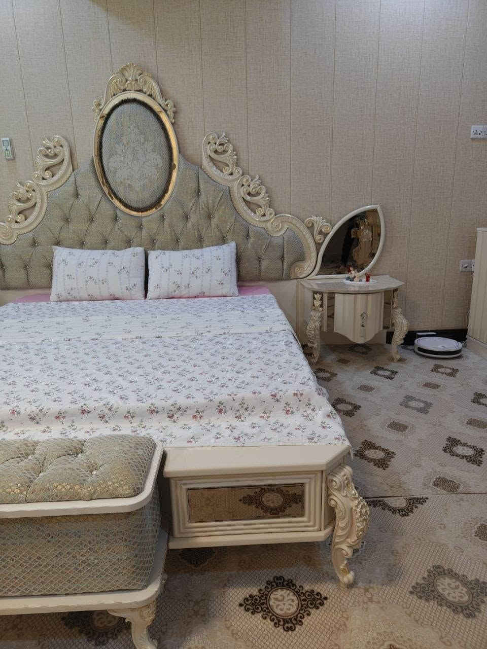 🔥 غرفة نوم نظيفة للبيع 🔥
✨ لمن يبحث عن غرفة نوم مرتبة ونظيفة جداً.
🛏️ غرفة نوم كاملة للبيع ٩ قطع، مناسبة للبيت الجديد أو للعرسان.

📍 العنوان: القرنة / الشرش
💰 السعر: ٢ مليون 
📞 للاستفسار والتواصل واتساب: ***********

📌 البيع للجادين فقط، والتواصل يكون واتساب او اتصال على الرقم أعلاه.
🔔 اللي مهتم لا يتردد بالتواصل، واللي ما يحتاجها ياريت يساعدنا بالمشاركة ❤️
